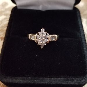 Lady's Diamond Cluster Ring